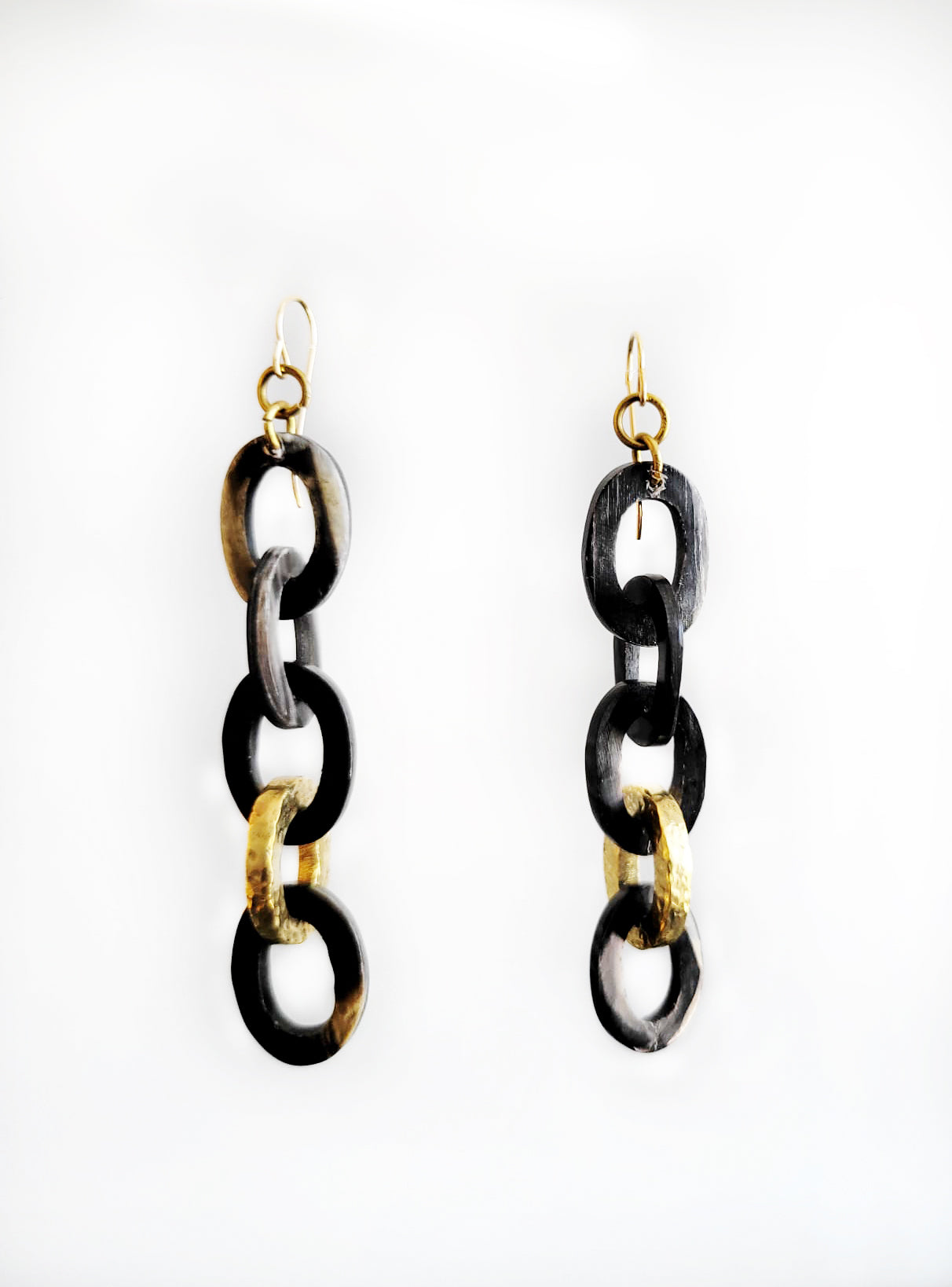 Hereni Earrings Dark